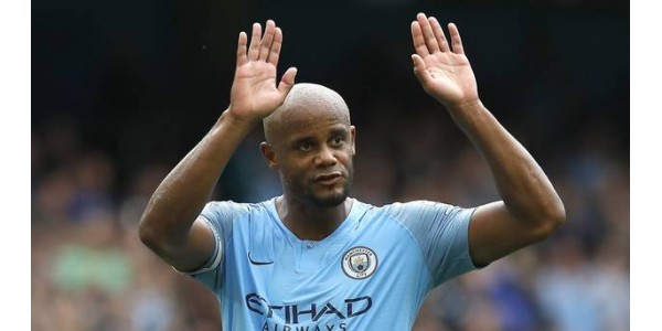 Kompany overvejer sagen efter pensionering